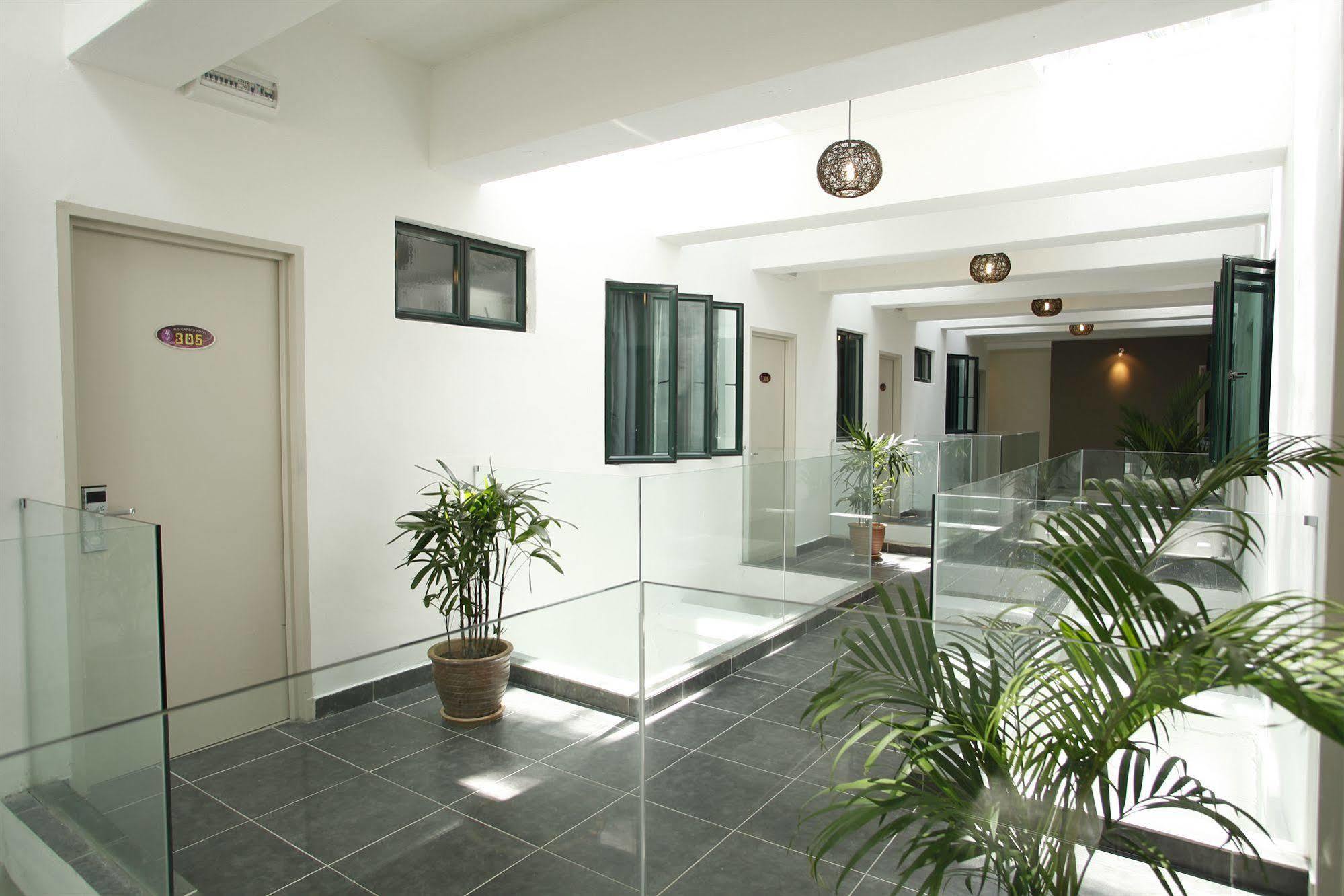 Hotel Iris Garden 3*